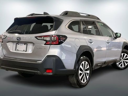 Used 2025 Subaru Outback Premium image 13