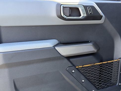 Used 2023 Ford Bronco Badlands image 15