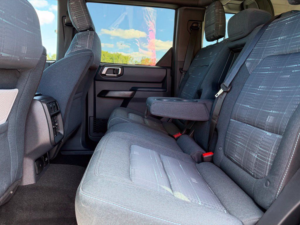 Used 2025 Ford Bronco Heritage Edition AWD/4WD image 12