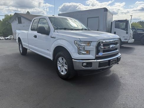 Used 2017 Ford F150 XLT w/ Max Trailer Tow Package image 4