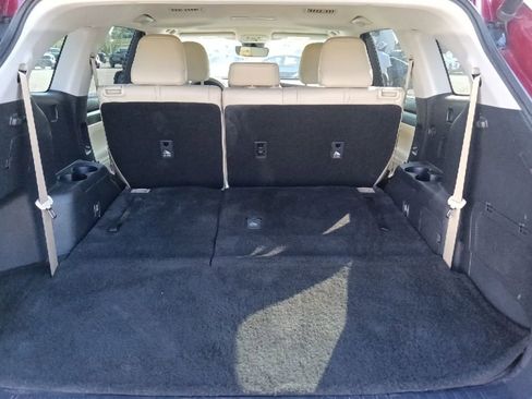 Used 2023 Toyota Highlander XLE FWD image 30