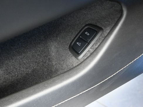 Used 2020 Chevrolet Corvette Stingray Preferred Conv w/ 2LT Preferred Equipment Group RWD image 19