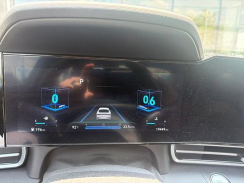 Used 2023 Hyundai Elantra Limited FWD image 9
