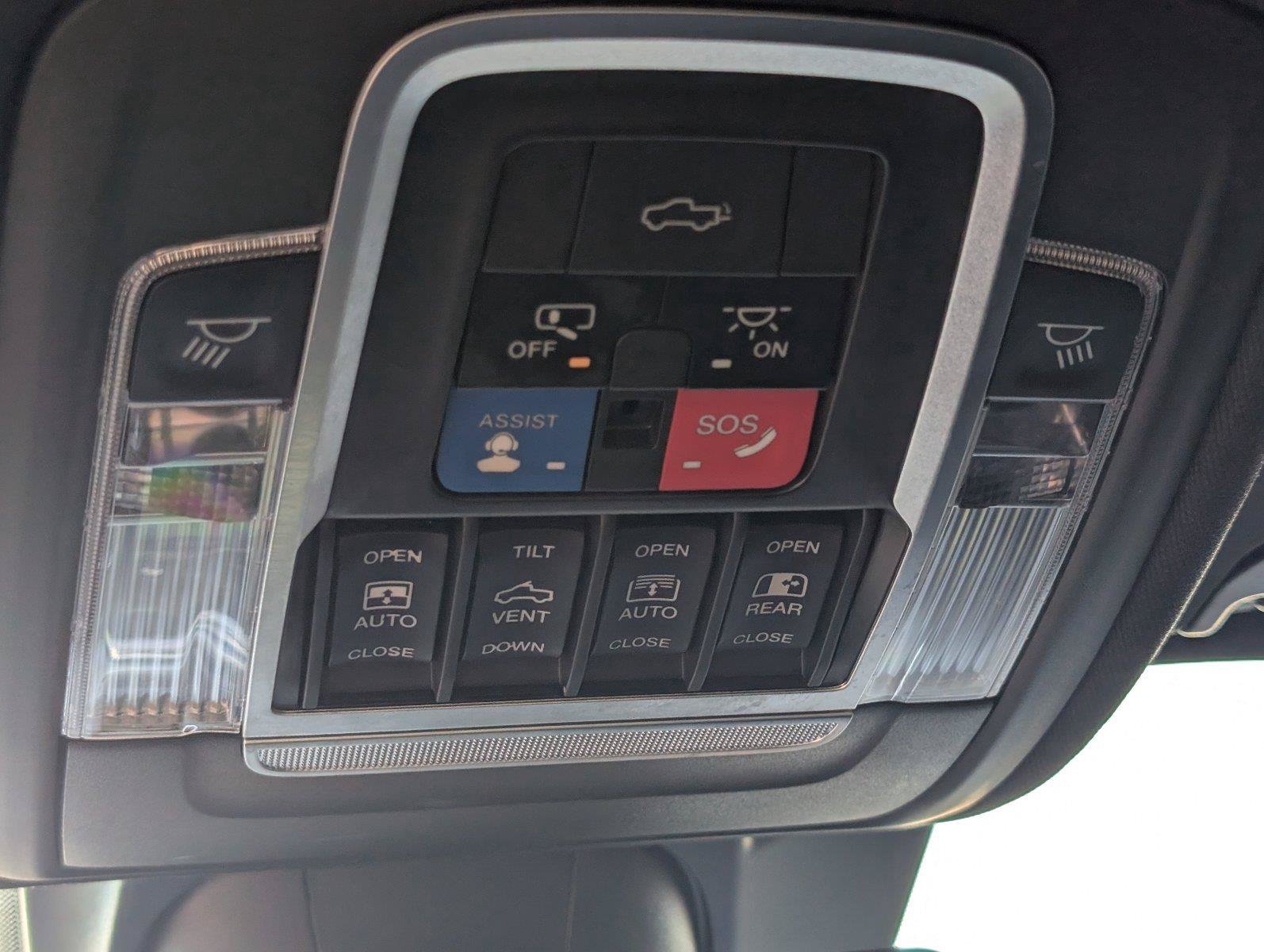 Used 2021 RAM 1500 Laramie AWD/4WD image 21