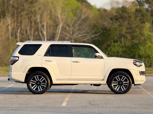Used 2014 Toyota 4Runner Limited image 12