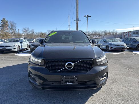 Used 2021 Volvo XC40 T5 R-Design w/ Climate Package image 2
