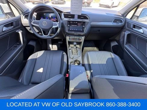 Used 2022 Volkswagen Tiguan SE w/ Panoramic Sunroof Package image 13