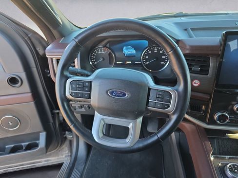 Used 2024 Ford Expedition Limited image 12