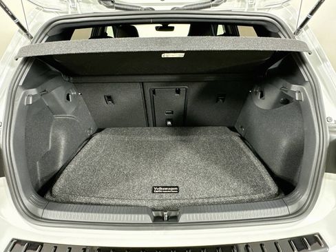 Used 2024 Volkswagen Golf R AWD/4WD image 39
