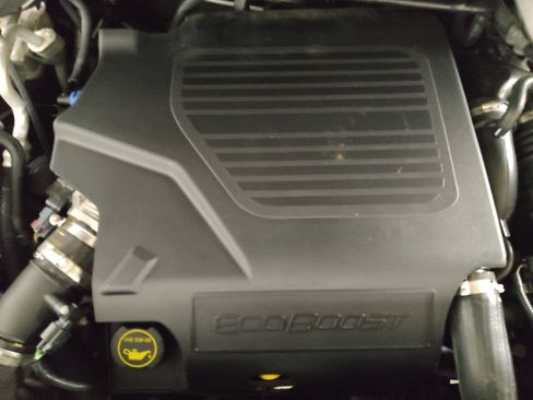 Used 2016 Ford Explorer Platinum image 30