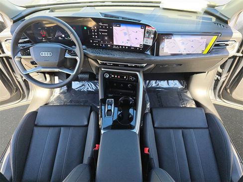New 2025 Audi Q5 Prestige image 35