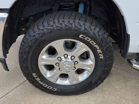 Used 2024 RAM 2500 Big Horn w/ Off Road Package AWD/4WD image 10