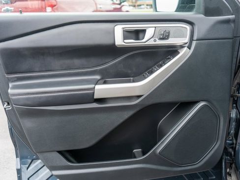 Used 2023 Ford Explorer Limited image 19
