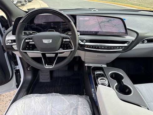 New 2026 Cadillac Lyriq Premium Luxury image 10