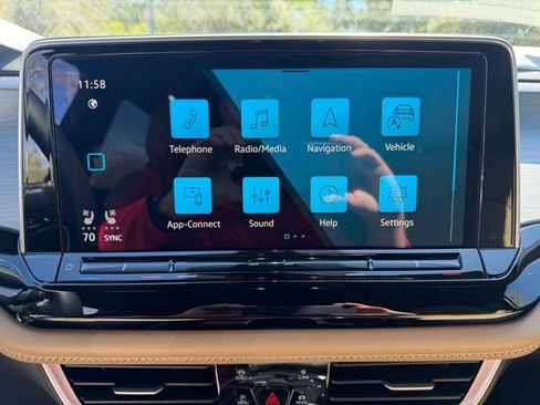 New 2026 Volkswagen Atlas Cross Sport SE FWD image 27