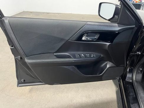 Used 2017 Honda Accord LX image 25