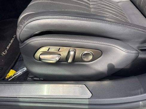Used 2018 Lexus LS 500 w/ Interior Upgrade Package RWD image 10