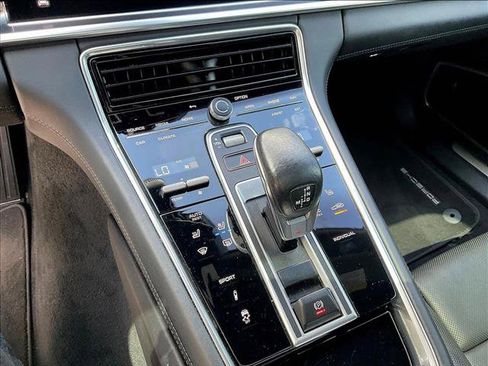 Used 2023 Porsche Panamera image 23