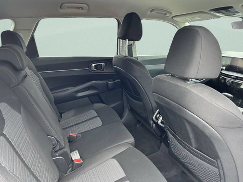 Used 2024 Kia Sorento LX FWD image 21