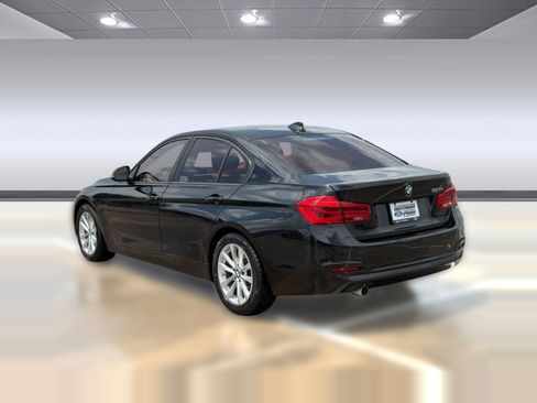 Used 2018 BMW 320i Sedan w/ Convenience Package RWD image 3