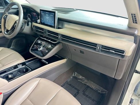 Used 2021 Lincoln Corsair FWD image 28