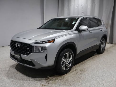 Used 2023 Hyundai Santa Fe SE image 5