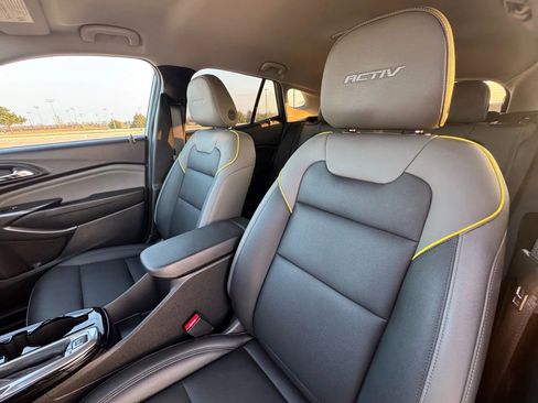 Used 2025 Chevrolet Trax ACTIV w/ Driver Confidence Package image 23