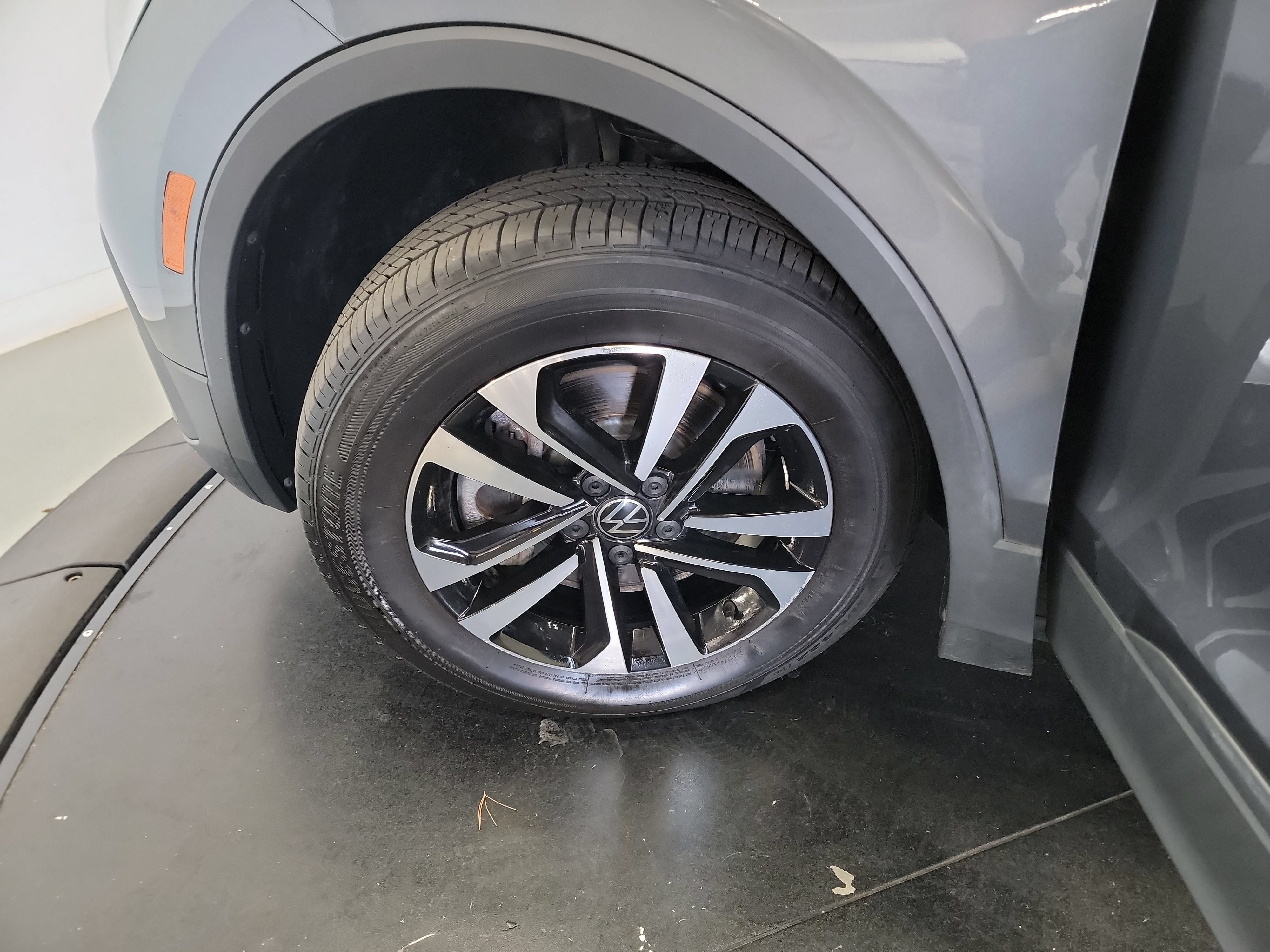 Used 2023 Volkswagen Tiguan S AWD/4WD image 29