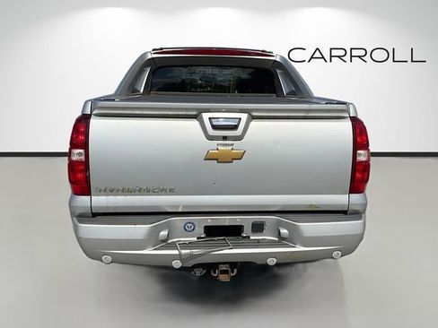 Used 2013 Chevrolet Avalanche LTZ RWD image 4