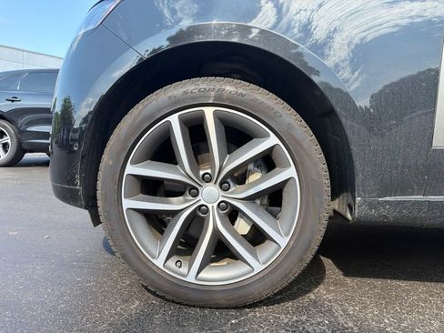 Certified 2025 Land Rover Range Rover Long Wheelbase SE AWD/4WD image 15