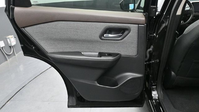 Used 2021 Nissan Rogue SV AWD/4WD image 15