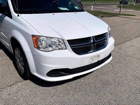 Used 2014 Dodge Grand Caravan SE w/ Quick Order Package 29E SE FWD image 4