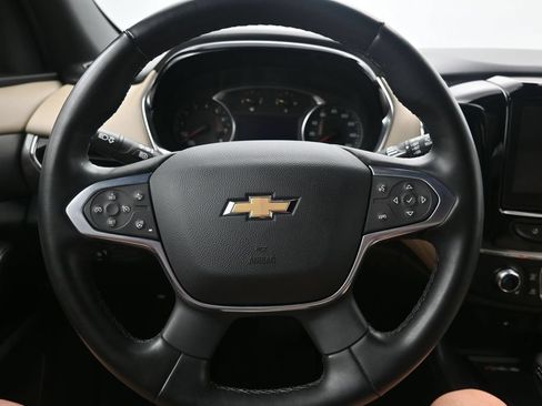 Used 2023 Chevrolet Traverse LT FWD image 13