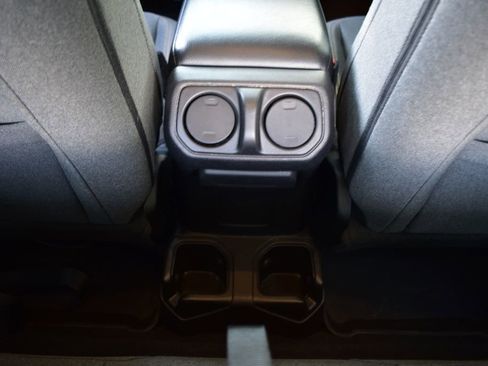 Used 2024 Jeep Wrangler Sport image 28