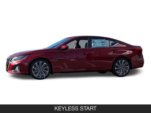 New 2026 Nissan Altima 2.5 SV FWD image 5