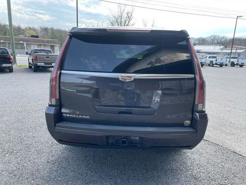 Used 2016 Cadillac Escalade ESV Luxury image 5