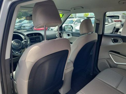 Used 2025 Kia Soul LX FWD image 12