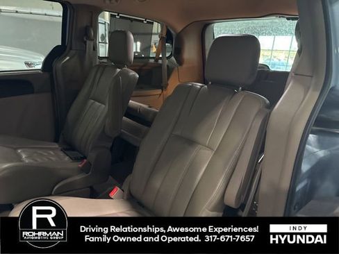 Used 2012 Chrysler Town & Country Touring-L w/ Entertainment Group #2 image 12