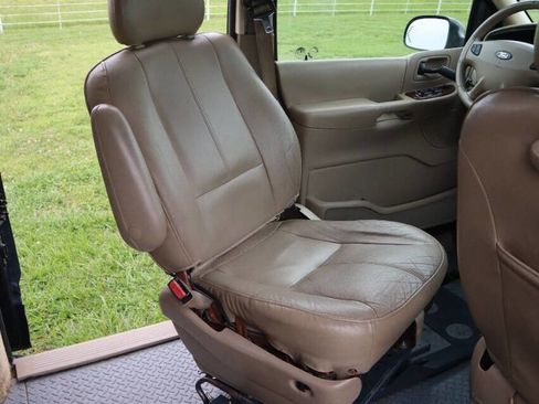Used 2002 Ford Windstar SEL FWD image 32
