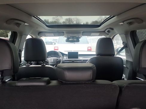 Used 2022 Lincoln Corsair AWD w/ Premium Package image 9