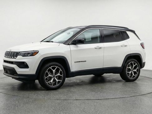 Used 2025 Jeep Compass Limited AWD/4WD image 2