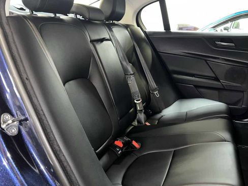 Used 2019 Jaguar XE image 38