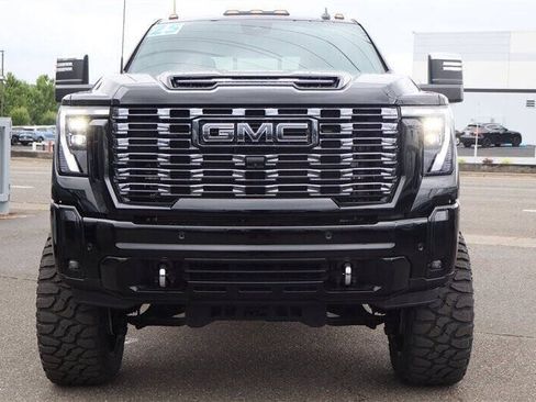 Used 2025 GMC Sierra 3500 Denali Ultimate AWD/4WD image 9