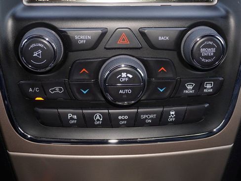 Used 2017 Jeep Grand Cherokee Limited image 17