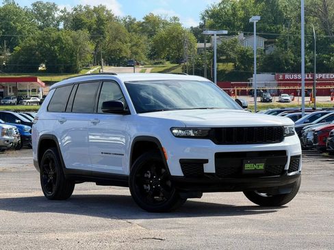 Used 2023 Jeep Grand Cherokee L Laredo AWD/4WD image 1