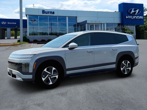 New 2026 Hyundai Ioniq 9 SE image 2