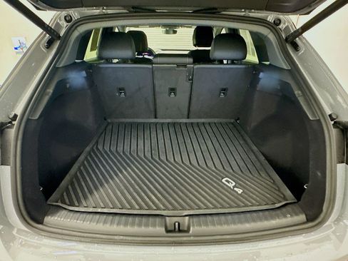 Used 2022 Audi Q4 e-tron Prestige image 31