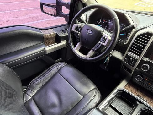 Used 2019 Ford F250 Lariat w/ Chrome Package AWD/4WD image 32