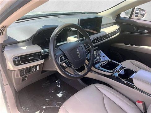 Used 2023 Lincoln Nautilus FWD image 14