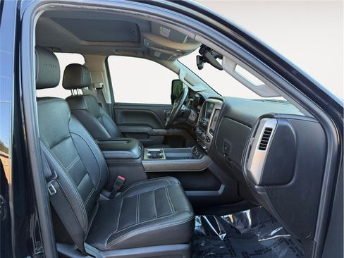 Used 2018 GMC Sierra 2500 Denali w/ Duramax Plus Package AWD/4WD image 15